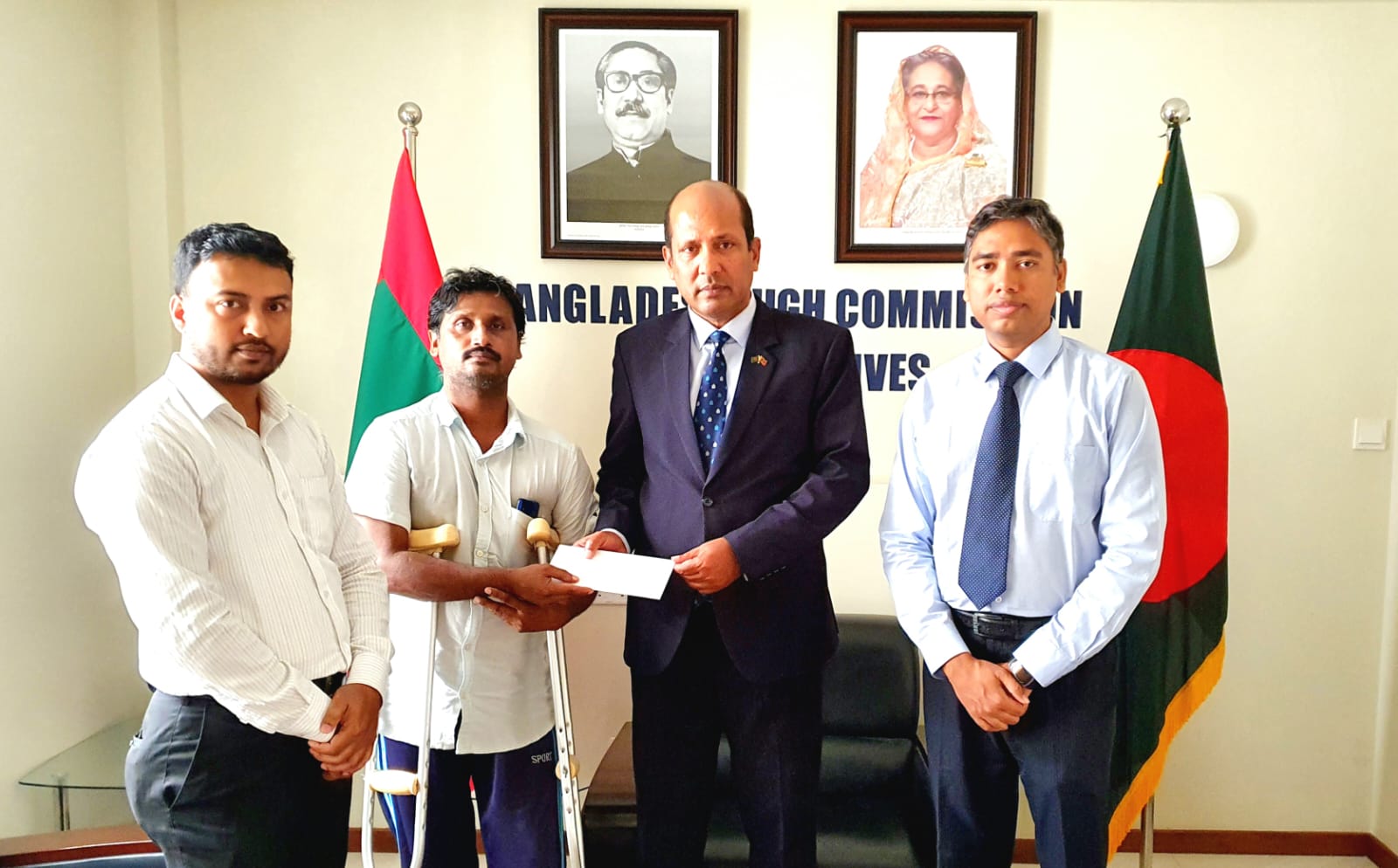 দূতাবাসের সহযোগিতায় দেশে ফিরলেন অসুস্থ প্রবাসী এমদাদ